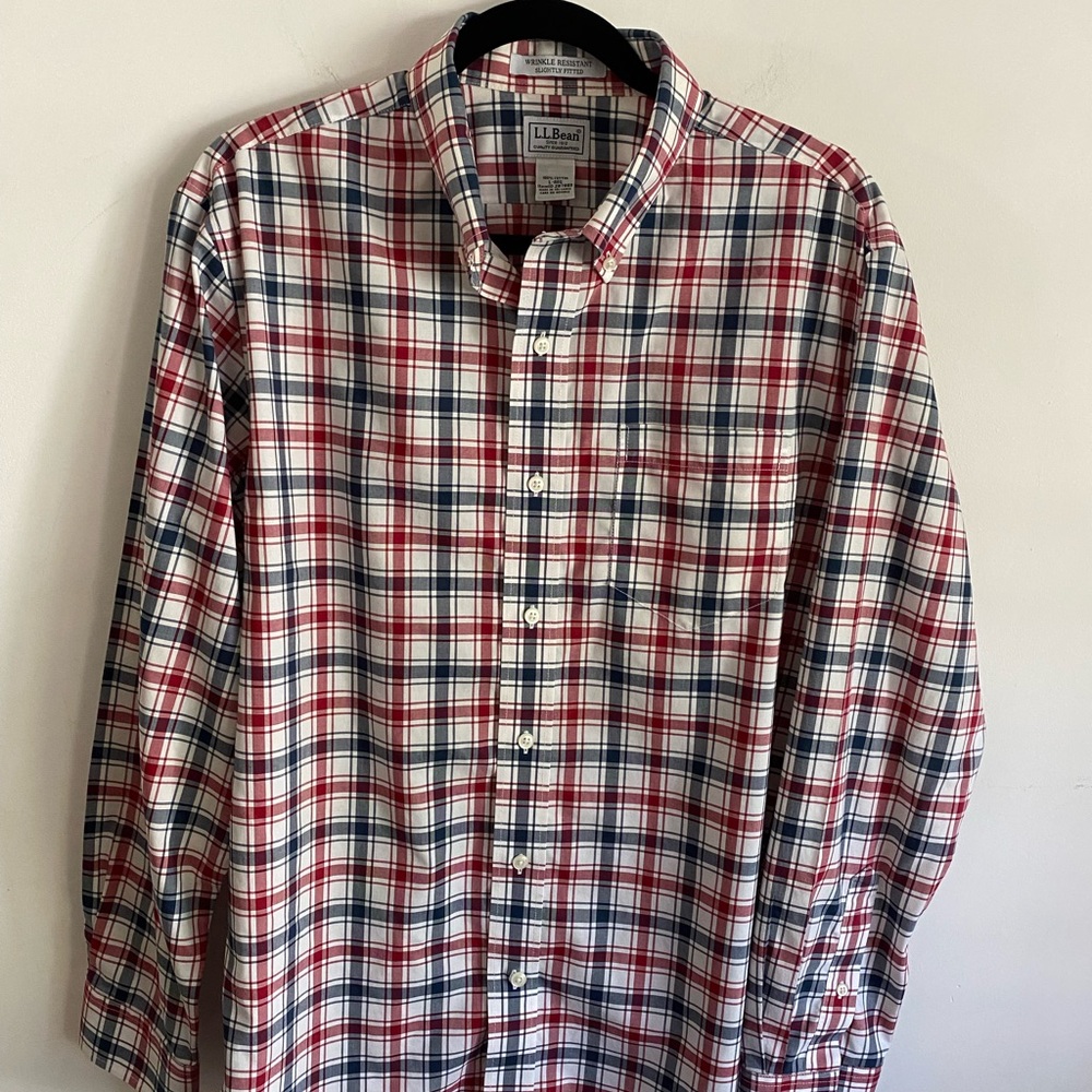 L.L.‎ Bean Men's Classic Red and Blue Plaid Button Down Shirt